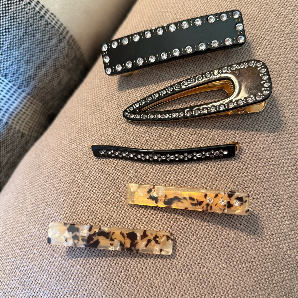 Elegant Black and Gold Hair Clip Set
